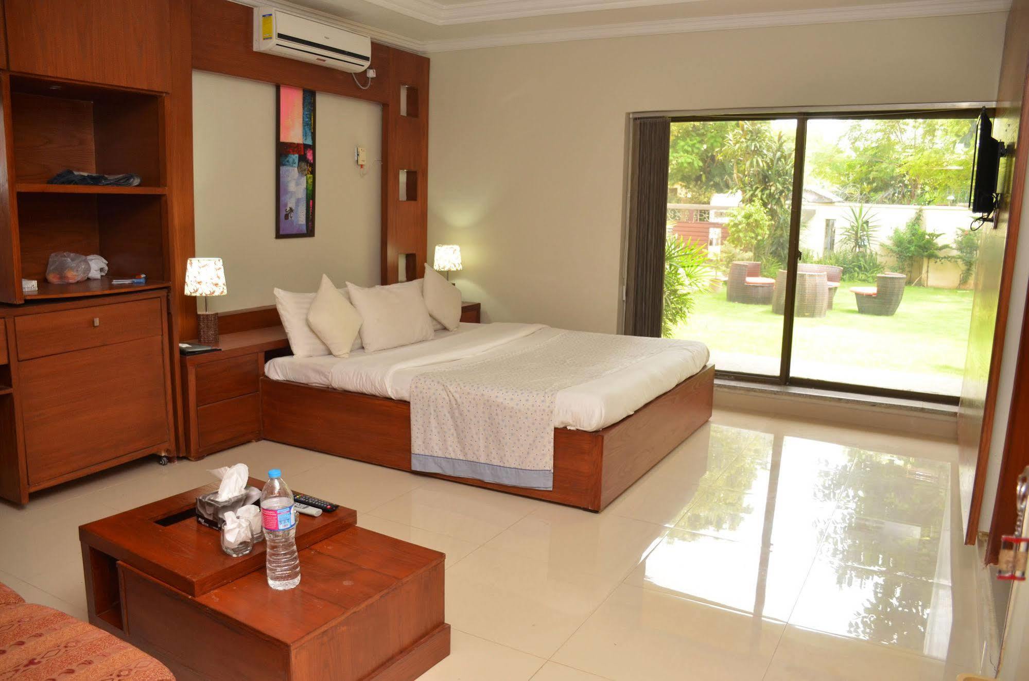 Gofas Lodge Islamabad Extérieur photo