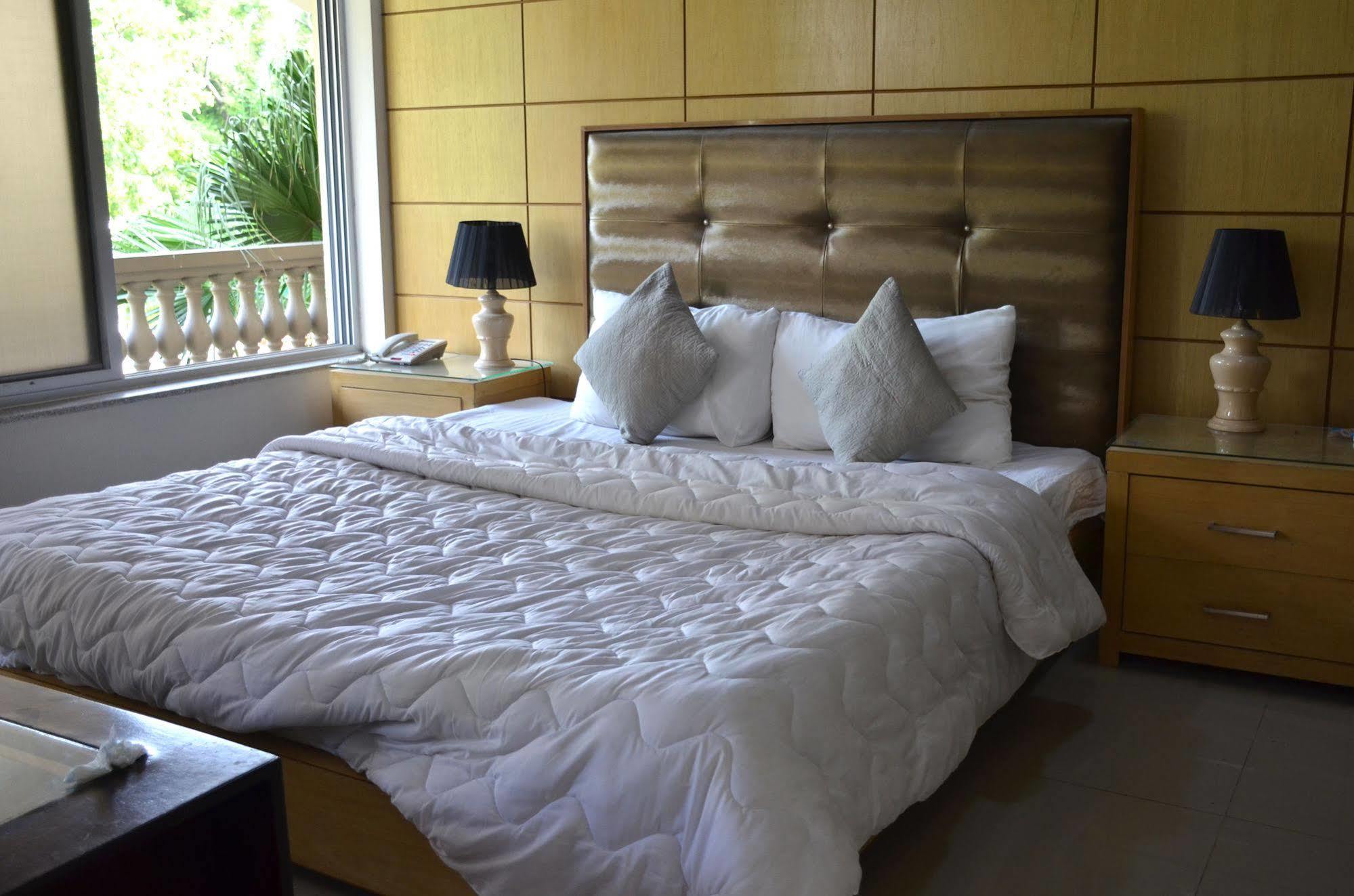 Gofas Lodge Islamabad Extérieur photo