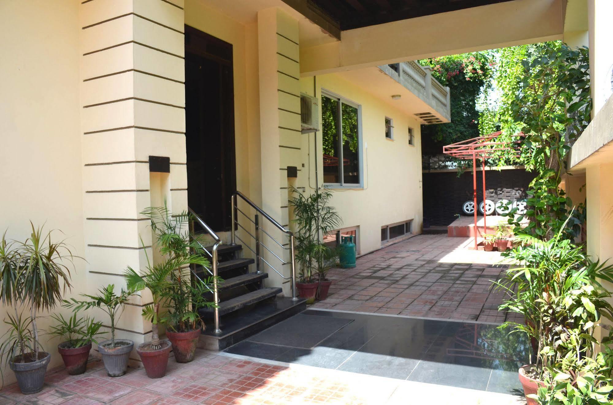 Gofas Lodge Islamabad Extérieur photo