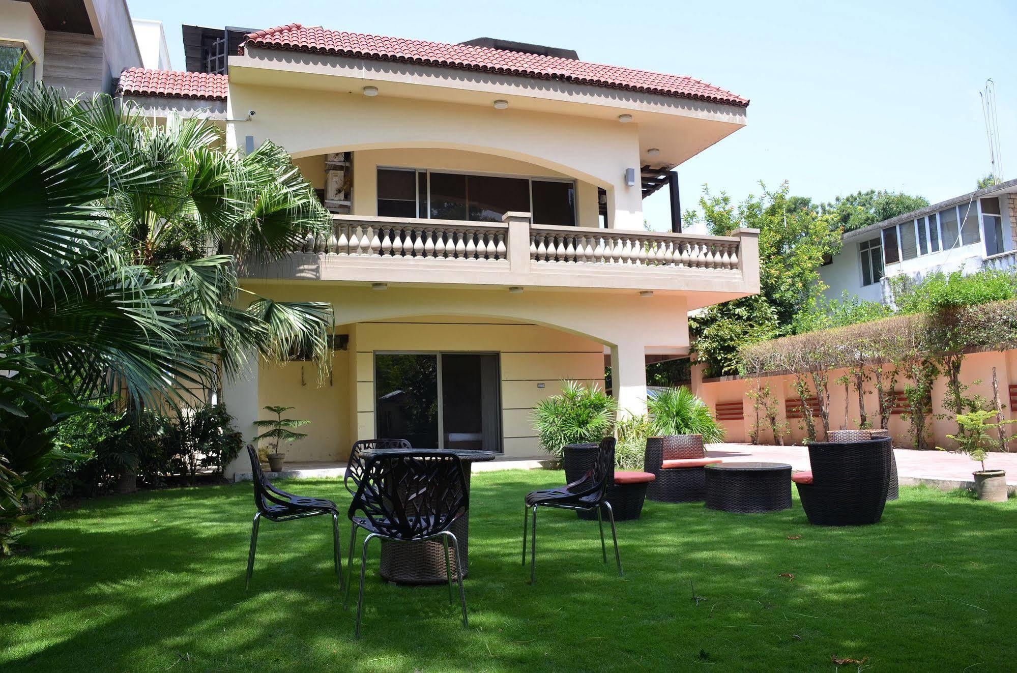 Gofas Lodge Islamabad Extérieur photo
